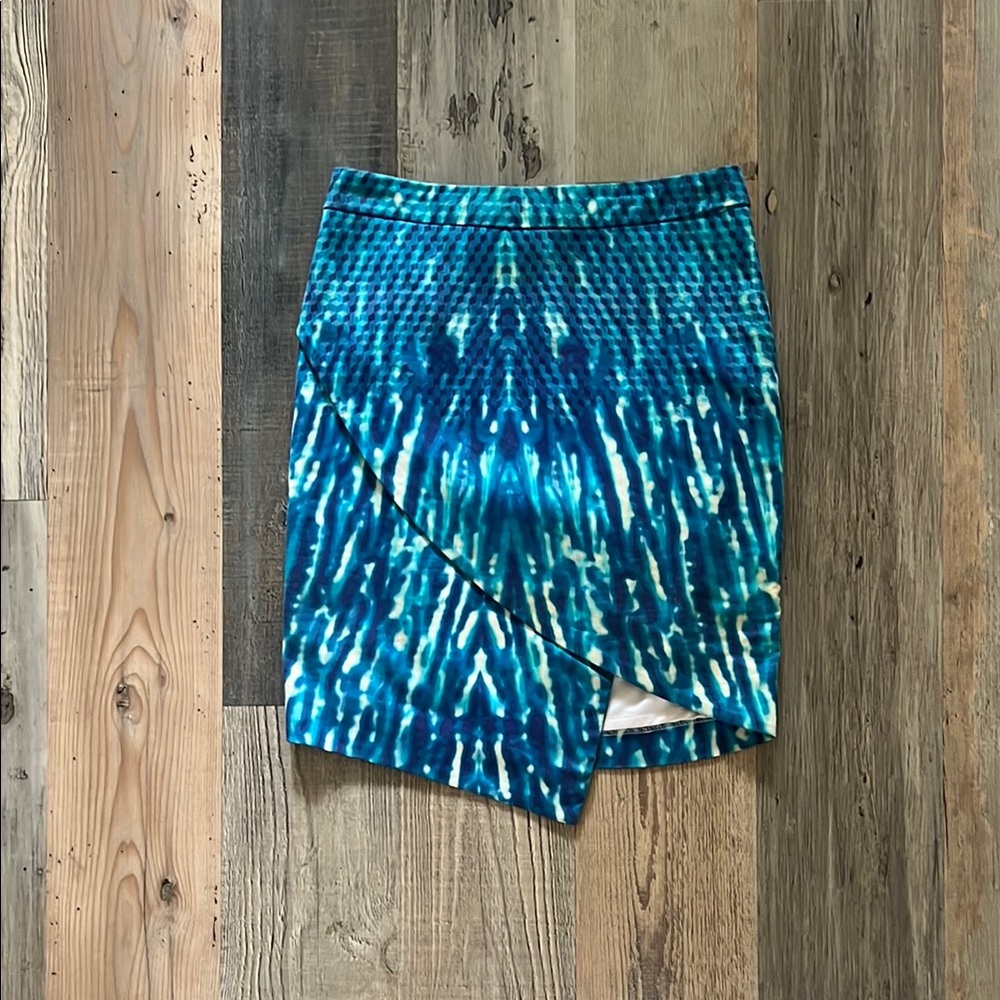 Bardot Blue and White Geometric Tie-Dye Skirt Size: XS